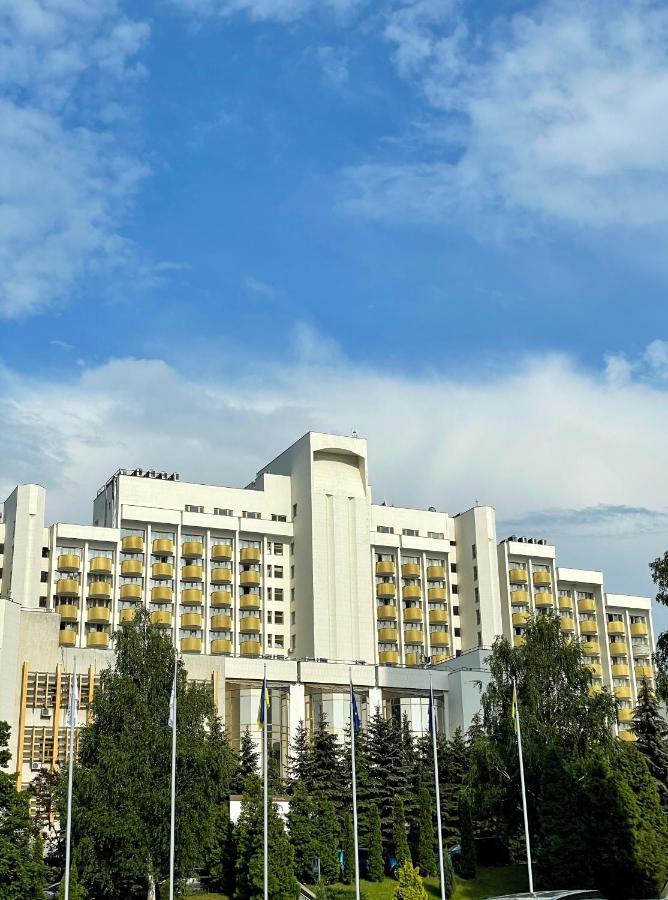 Президент Отель Киев Экстерьер фото